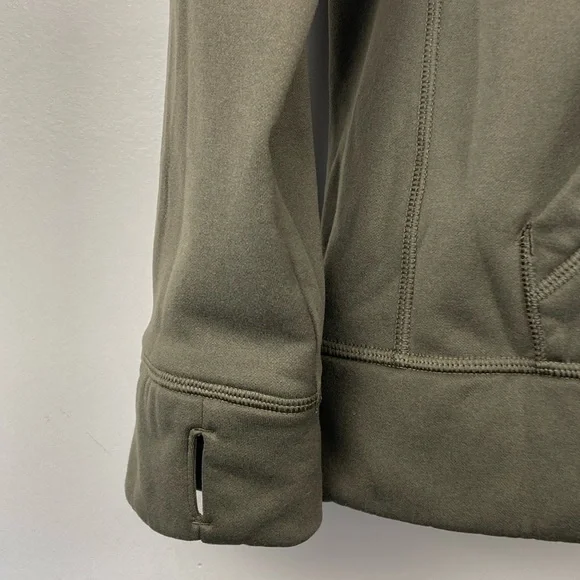 The North Face Jacket. - Picture 3 of 5